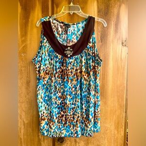 Susan Lawrence tank top 2X
Flattering chocolate brown trim